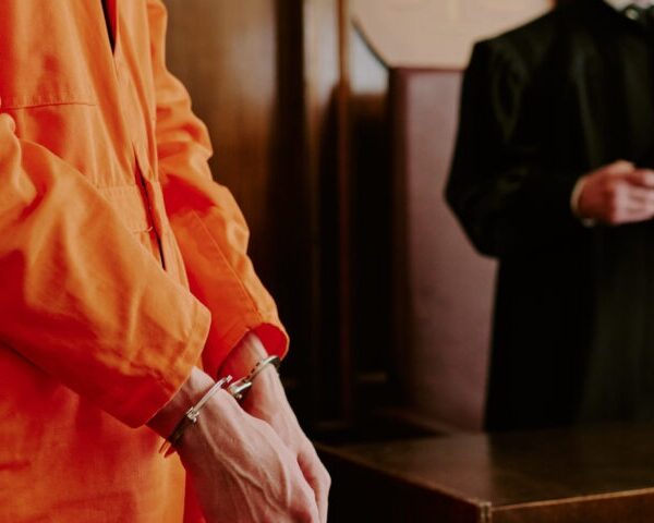 Understanding the bail process San Diego with pretrial services evaluation in a courtroom setting